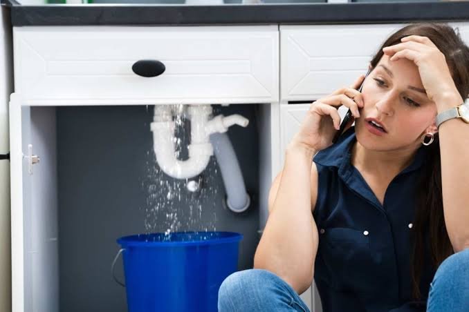 Signs You Need to Call an Emergency Plumber